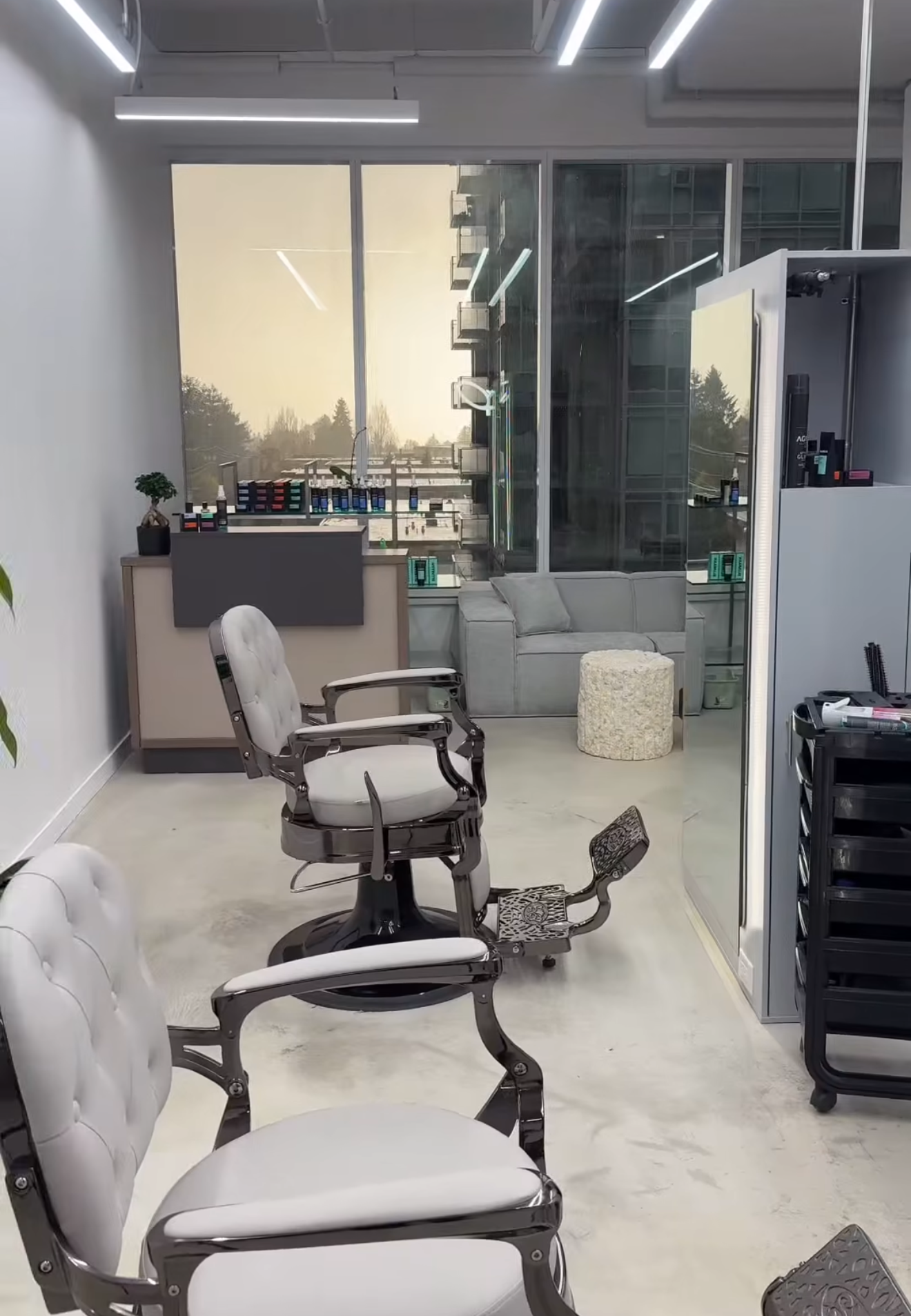 JSL Hair studio interior
